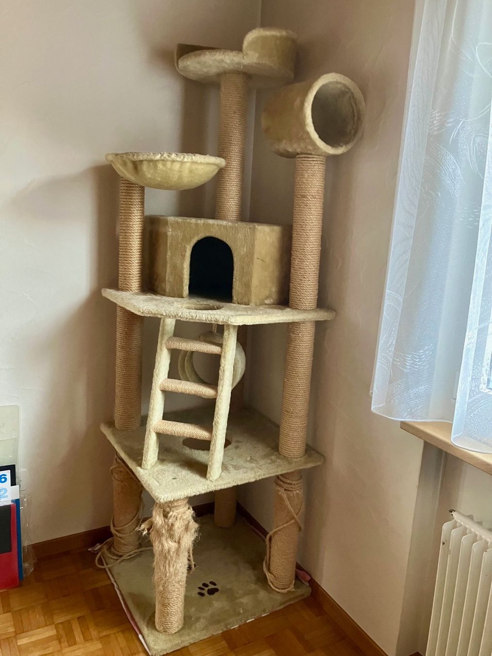 Tiragraffi: Katzenbaum/ Katzenkratzbaum – Usato da Niederbipp venduto da indira23 2