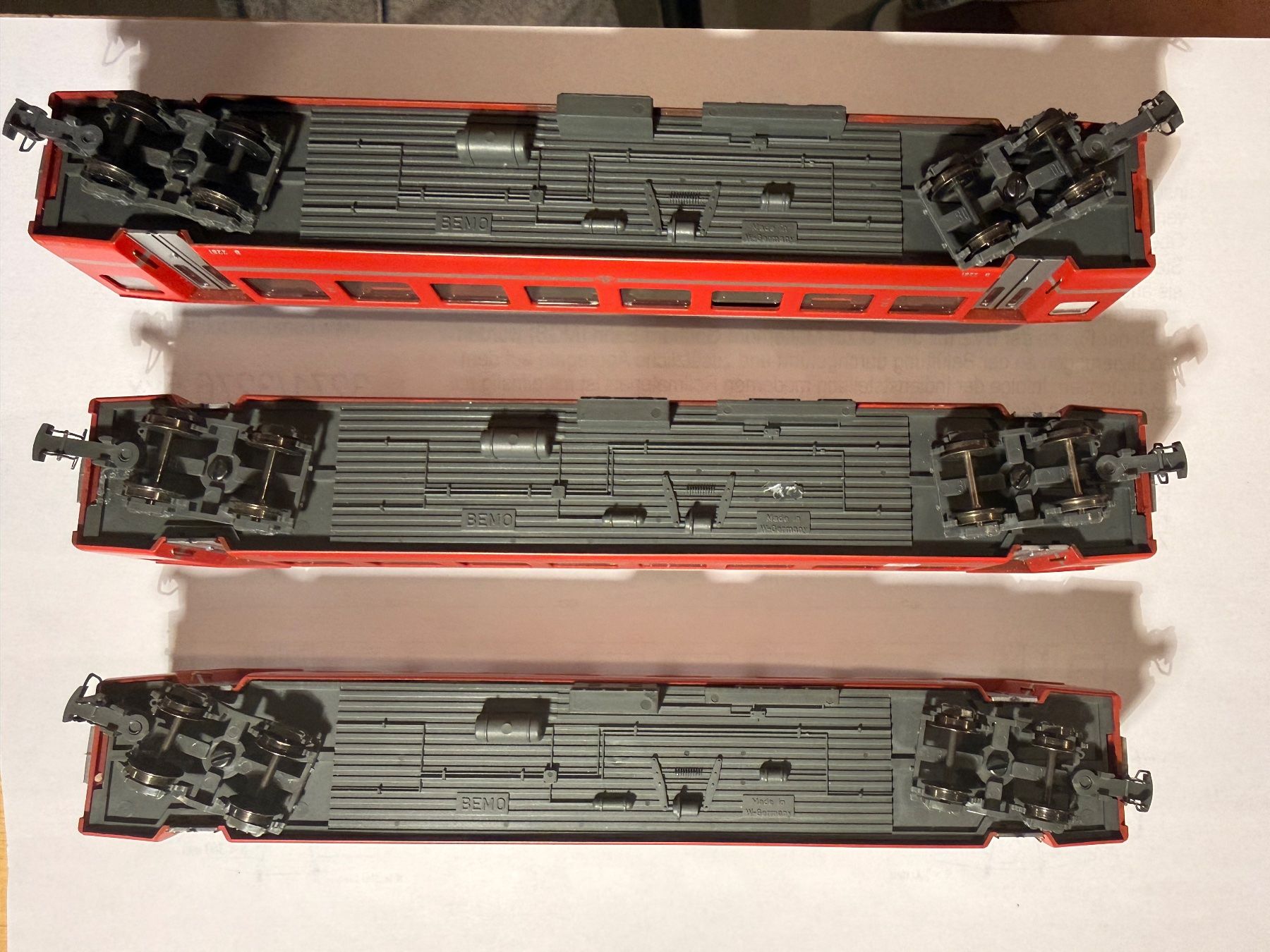 Bemo Modelleisenbahnen: Bemo BVZ EW Wagen Set. 2 Wagen mit Jubi Logo. – Gebraucht aus Grüsch von ro77bert 3