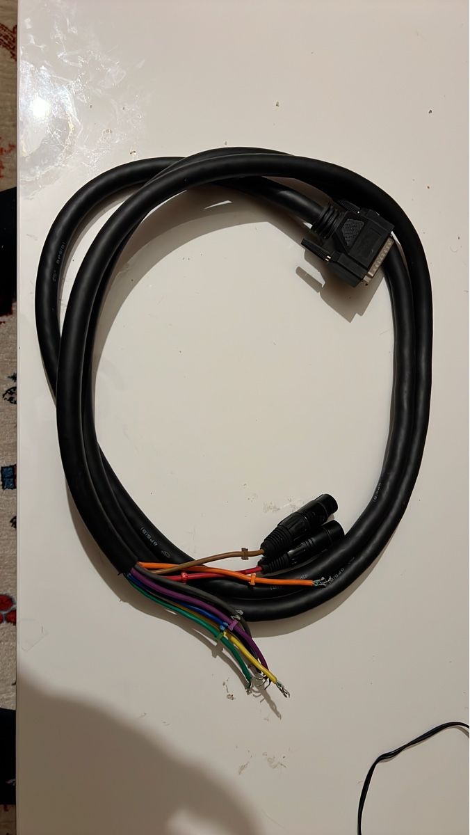Kabel: Kabel D-Sub auf XLR gebraucht – Gebraucht aus Luzern von Virus-Sounds