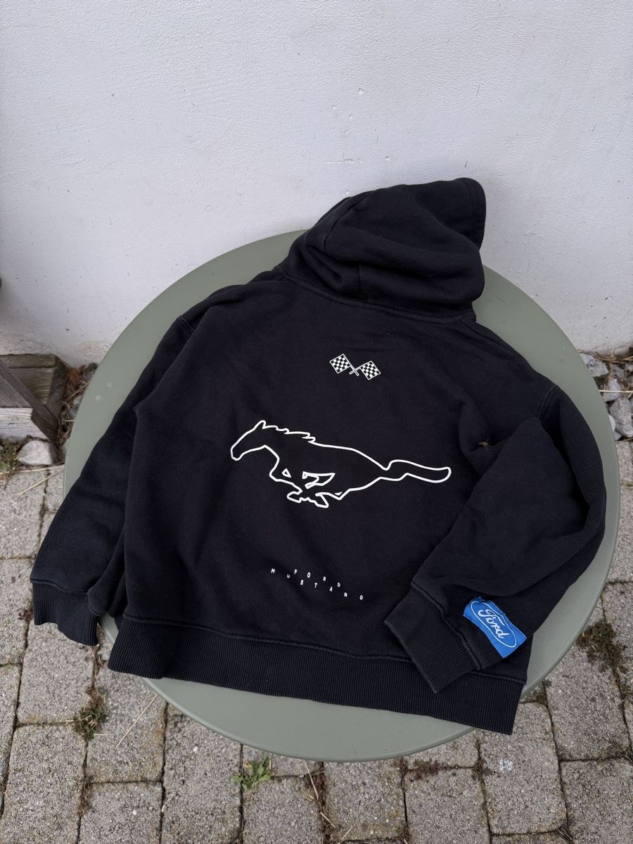 Maglioni & Felpe: Kapuzenpullover Ford Mustang schwarz Grösse 140 – Usato da Luzern venduto da utomjordisk