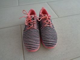 NIKE  DAMEN SCHUHE GR.38,5 *NEU*