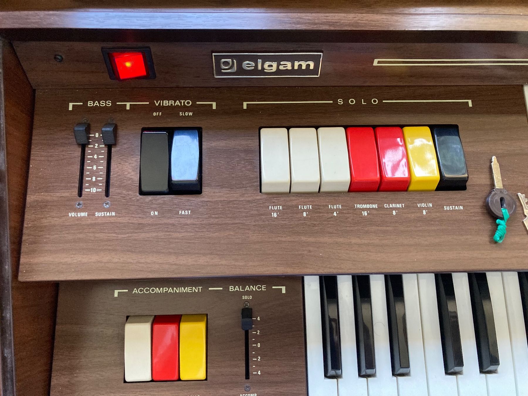 Strumenti musicali: Harmonium Elgam – Usato da Domat/Ems venduto da Lareina2015 7