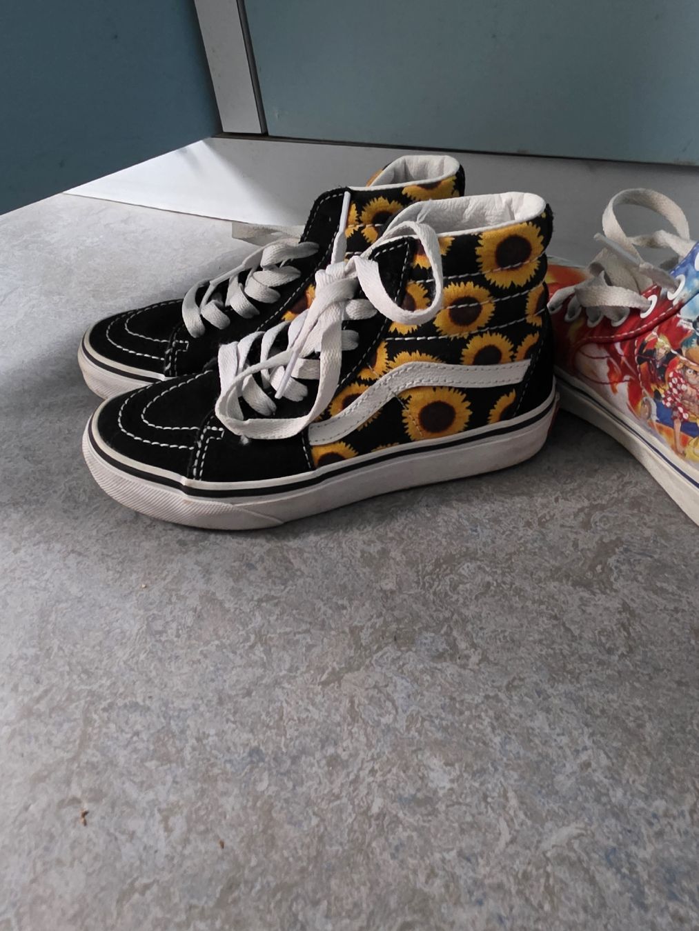 Vans Scarpe per ragazzi: Vans High-Tops - Sunflowers & One Piece , Size 31 – Usato da Ebikon venduto da TessStoran 2