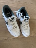 Nike Sneaker fast neu
