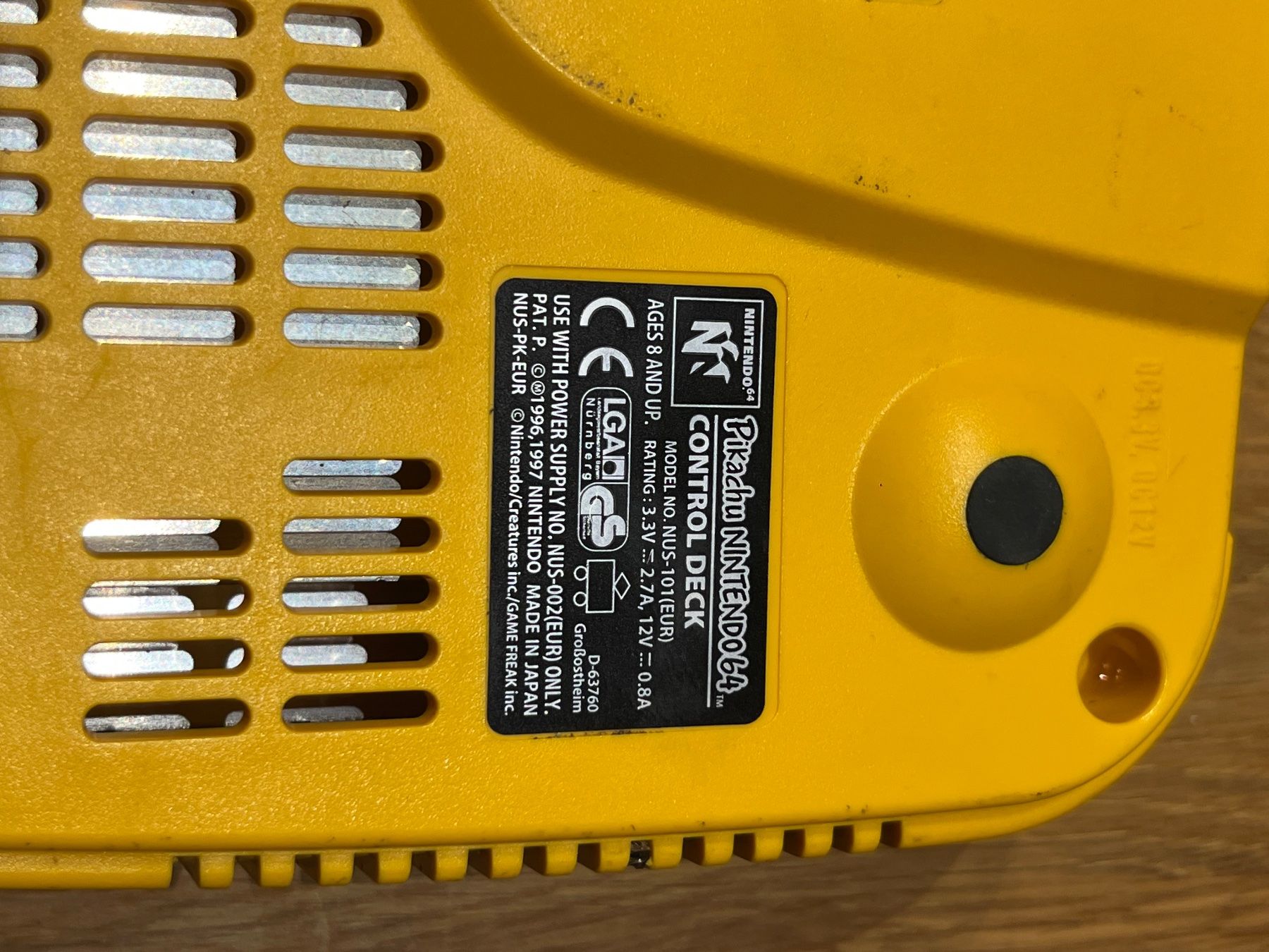 Nintendo Konsolen: Nintendo 64 Pikachu Special Edition + Controller N64 Pokemon – Gebraucht aus St. Gallen von  5