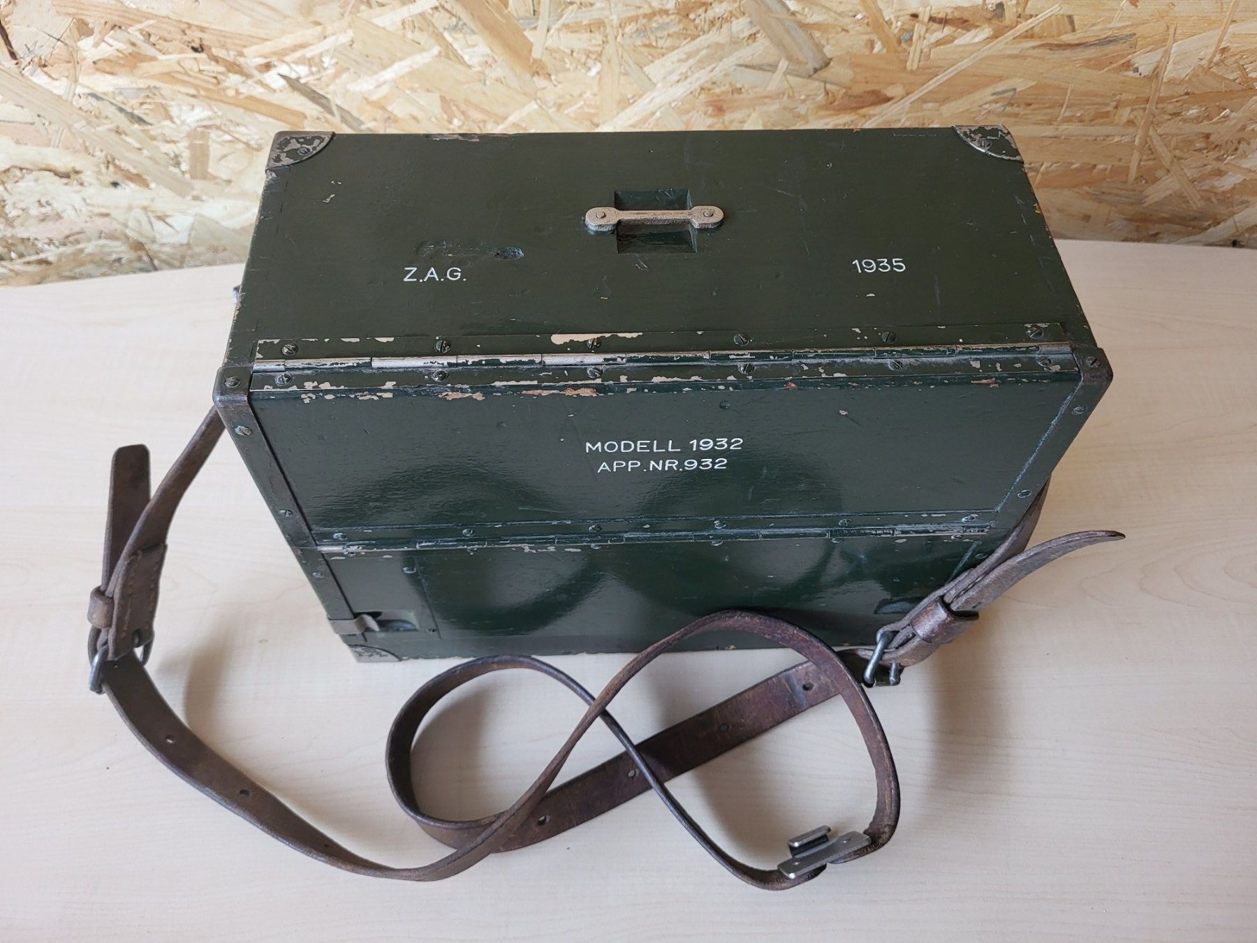 Telefoni: Feldtelefon 1932 Schweizer Armee – Usato da Brügg BE venduto da POU-BELLE 1