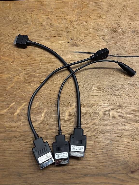 Cavi: Mercedes Media Interface Kabel USB AUX iPod Original – Usato da Birr venduto da Vergi_01