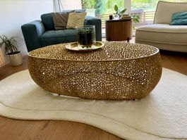 Design couch table “Leaf”