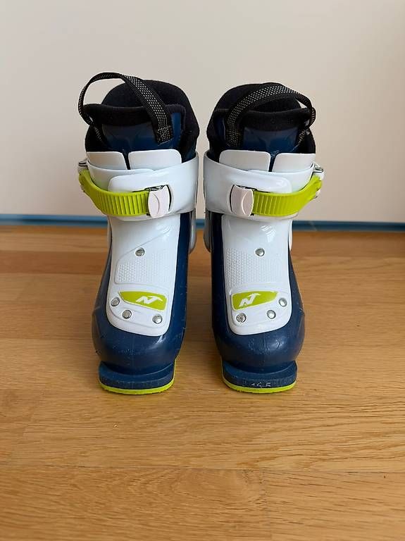 Nordica Schuhe für Jungen: Kinderskischuh von Nordica, Gr. 16.5 – Gebraucht aus Kriens von Rina456 1