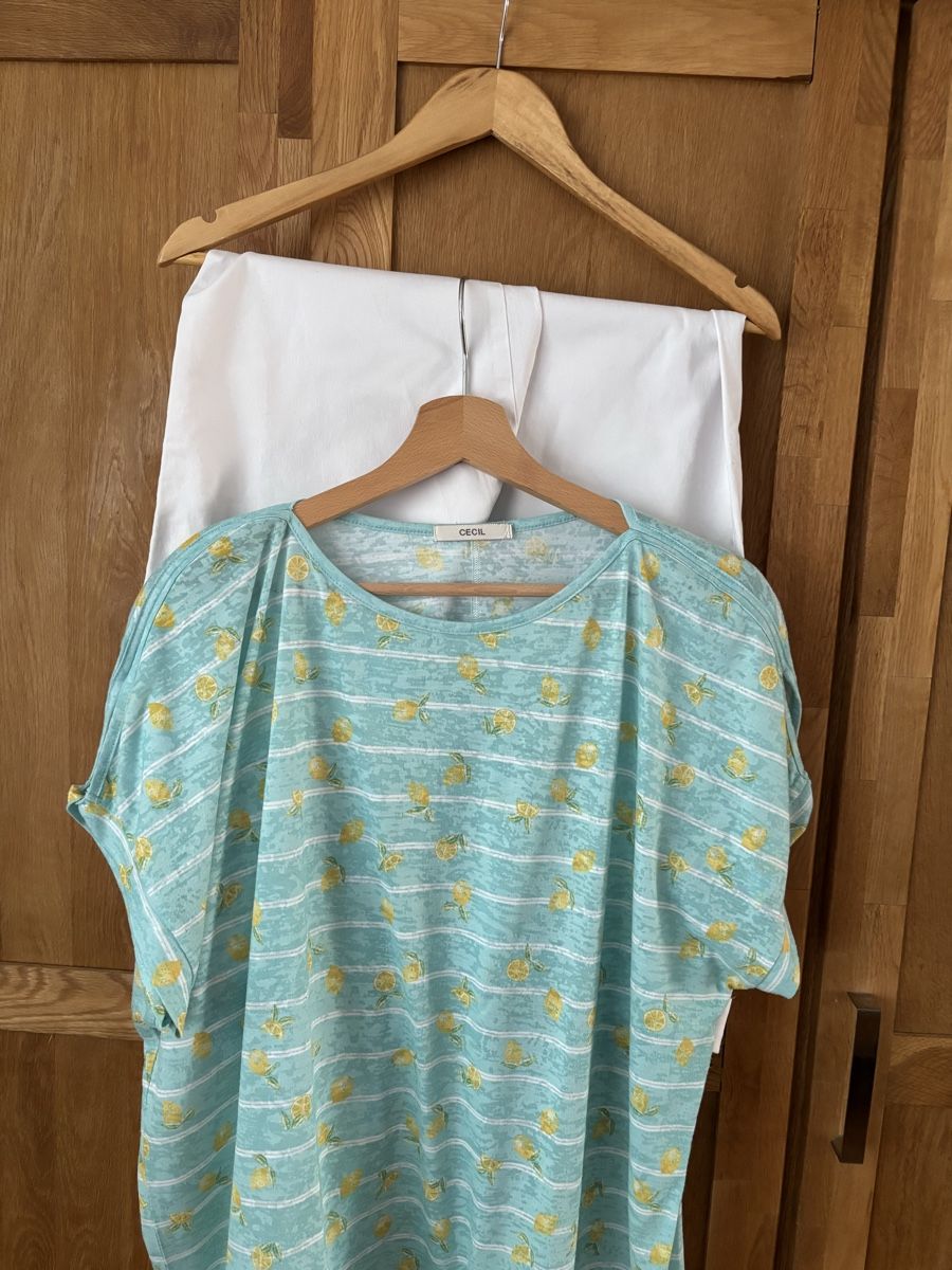 Lots de vêtements: 2 teile damen kleider – D'occasion à Kloten par Buki-Sneki