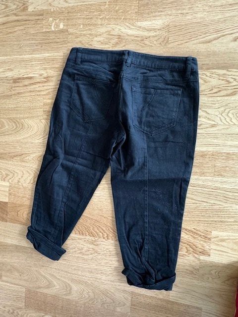 Benetton Pantaloni: Damen Hose 3/4 Benetton Gr.34 – Usato da Wabern venduto da MagdalenaWabern 2