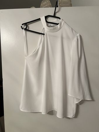 ZARA WEISSE OFF SHOULDER BLUSE - S