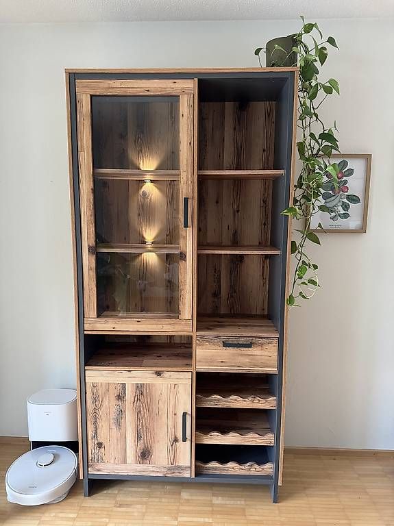 Armoires: Schnaps-Schrank / Vitrine – D'occasion à Villmergen par Sabsi92