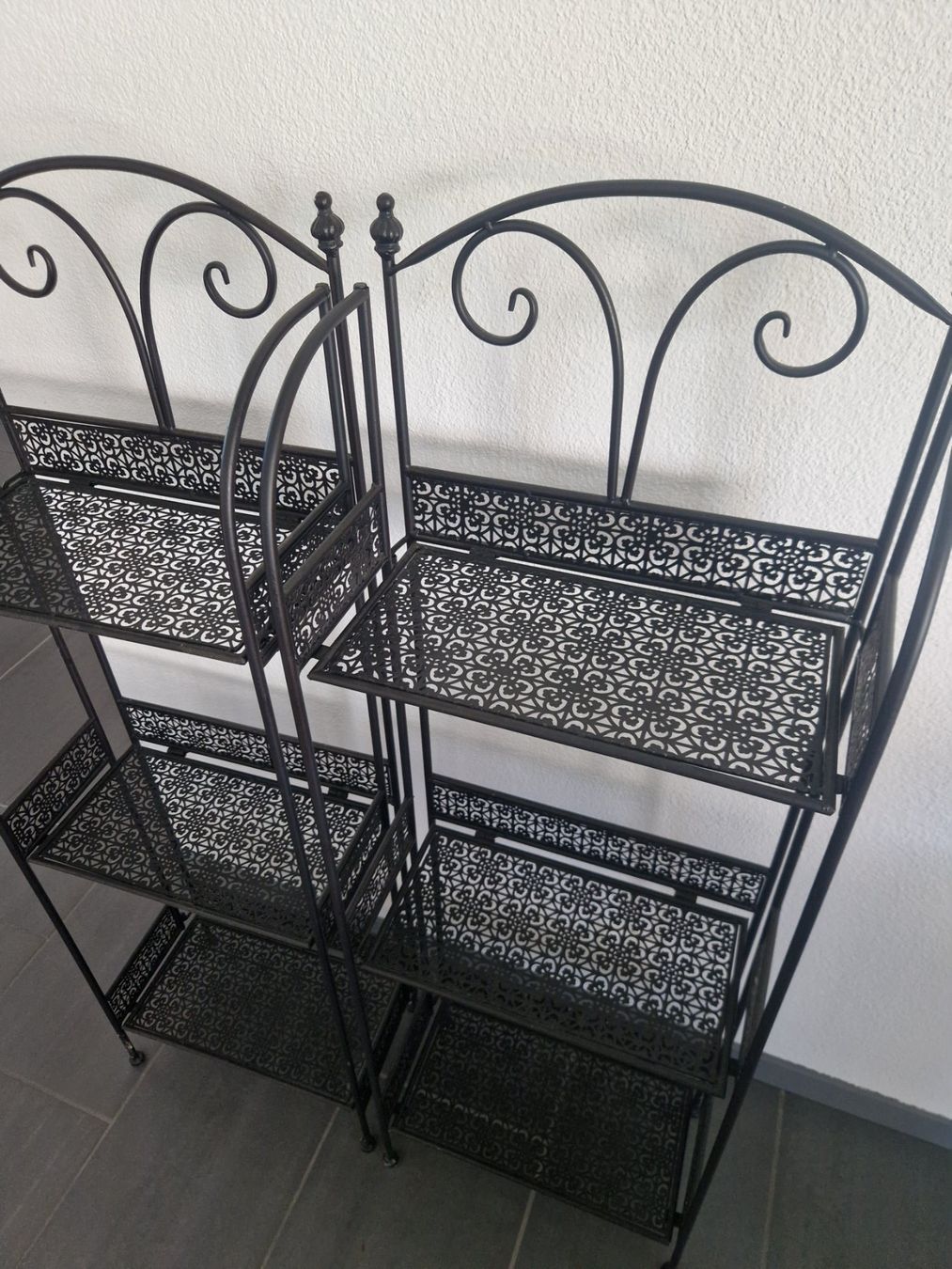 Regale: Neuwertige Regale im 2er Pack - Indoor oder Outdoor – Gebraucht aus Olten von reb_bnm2