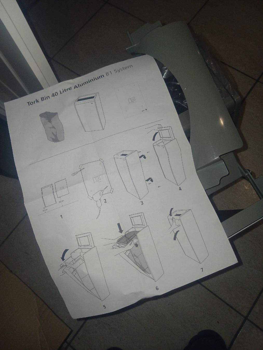 Cestini per rifiuti: Tork Abfalleimer 40 Liter Aluminium B1 System. – Nuovo (secondo la descrizione) da Pieterlen venduto da Ya0527yl 2