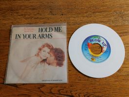 Bo Andersen & Bernie Paul – Hold Me In Your Arms