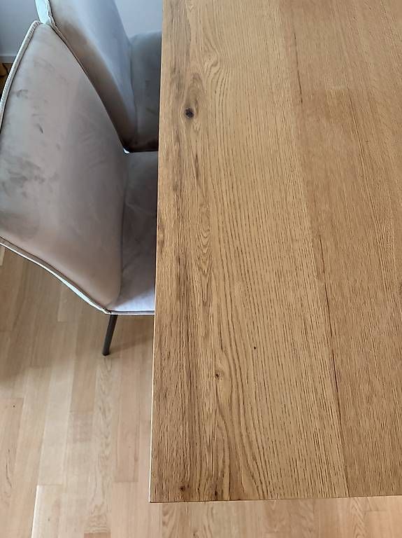 Set di tavolo e panche: Esstisch Gruppe mit 4 Stühle  – Usato da Zürich venduto da Sandraastoll 4