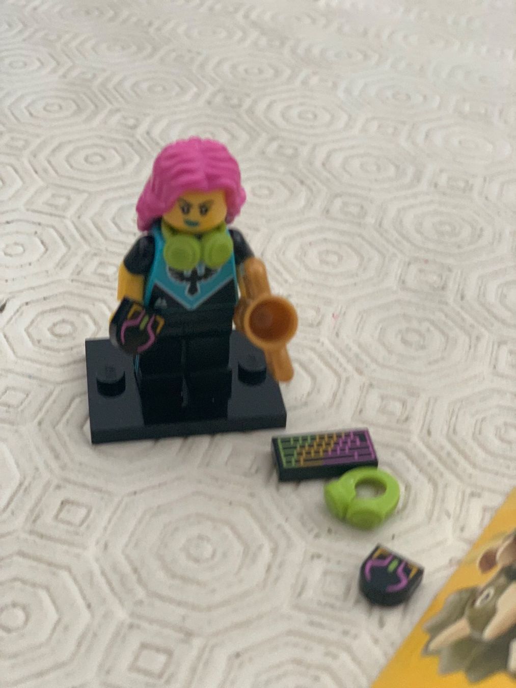 Lego Baukästen: minifigure 71045 lego serie 25 / Nr 2 – Neu (gemäss Beschreibung) aus Arbedo von nadia1973 1