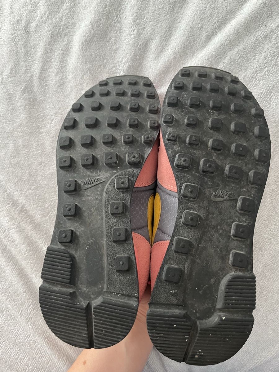 Nike Chaussures femmes: Schuhe 37,5 – D'occasion à Igis par dai_sj7b 2