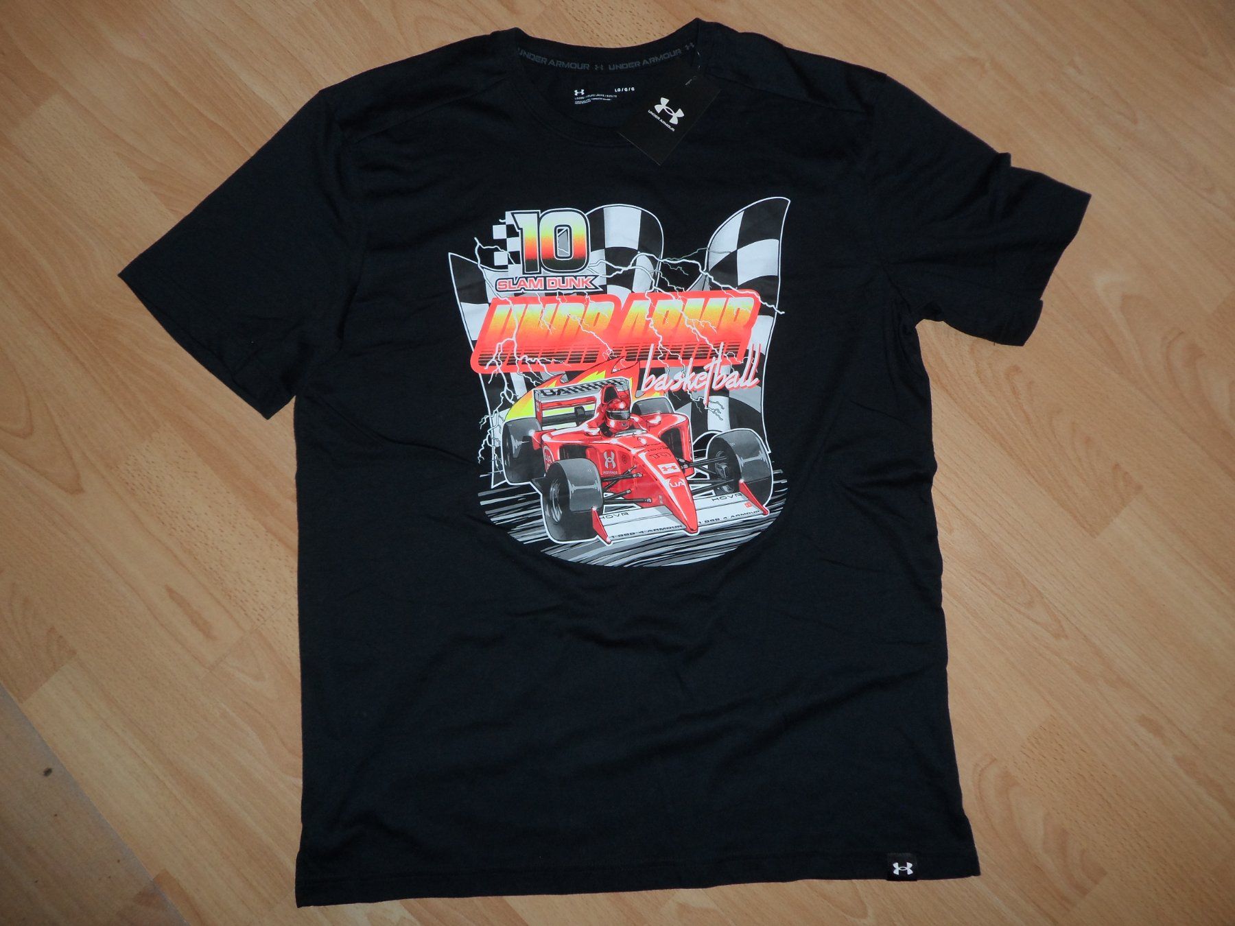 T-shirt: ****  UNDER ARMOUR T-Shirt  GR L **** – Nuovo e nell'imballaggio originale da Therwil venduto da Hcd1919
