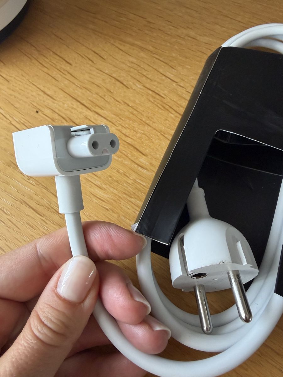 Apple Unità & Adattatore: Apple MacBook Power Adapter EU Plug – Nuovo (secondo la descrizione) da Zürich venduto da Abu95 1