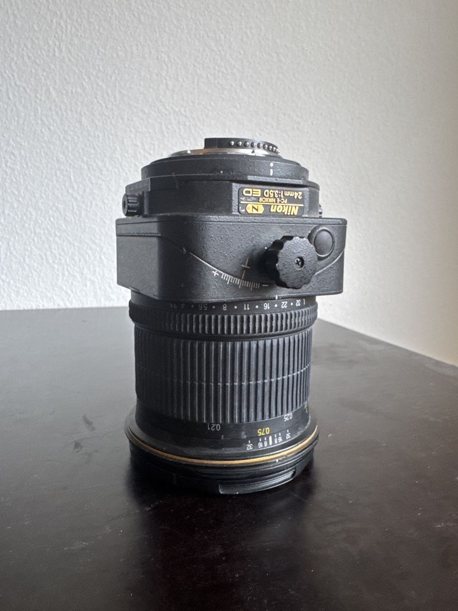 Nikkor Obiettivi: Nikkor PC-E TILT SHIFT 24 mm Objektiv – Usato da Zürich venduto da Fichi23
