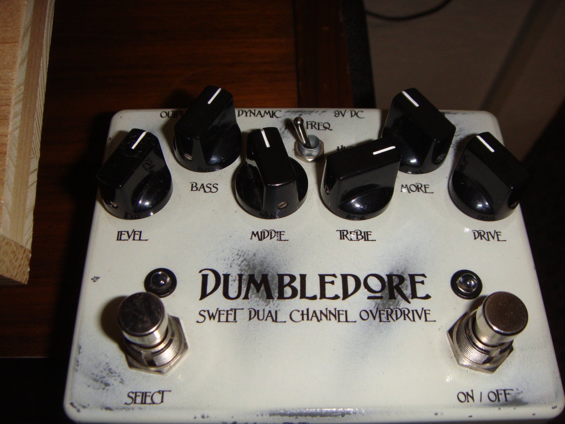 Strumenti musicali: Weehbo Dumbledore – Usato da Büron venduto da Analoggallery 1