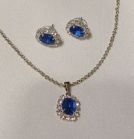 Ensemble collier et boucles d'oreilles bleues chic! (50)