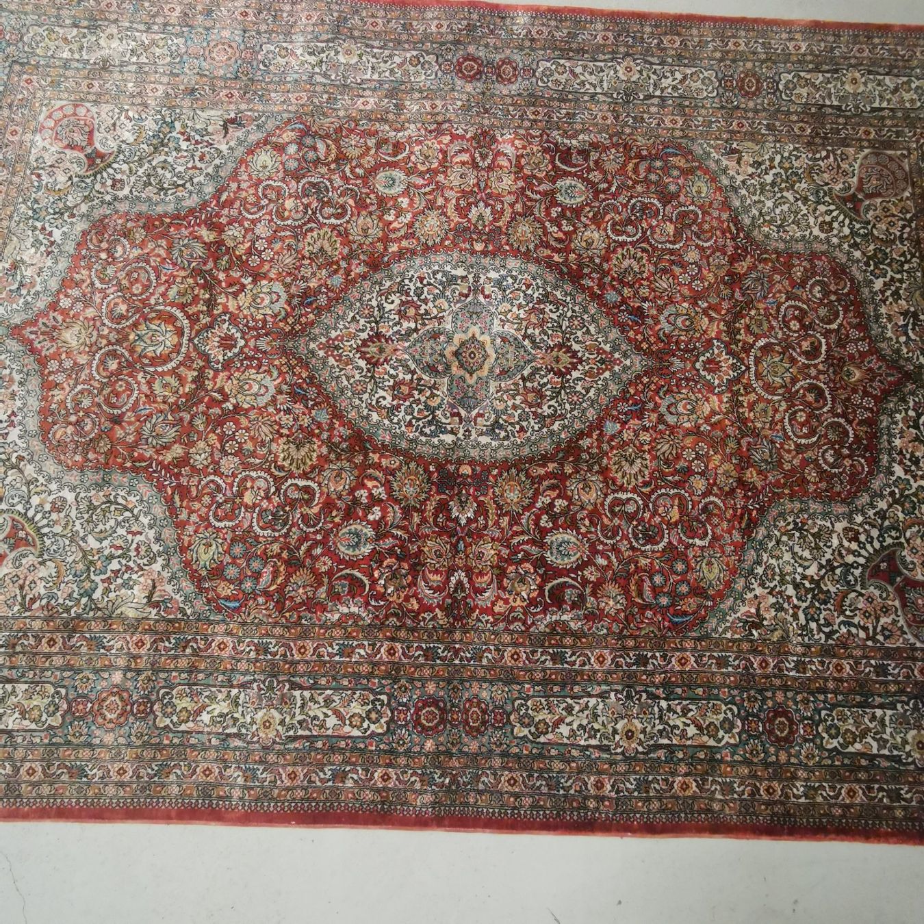Tappeti: Medallion Seiden Orientteppich – Usato da Dübendorf venduto da Babyl2945