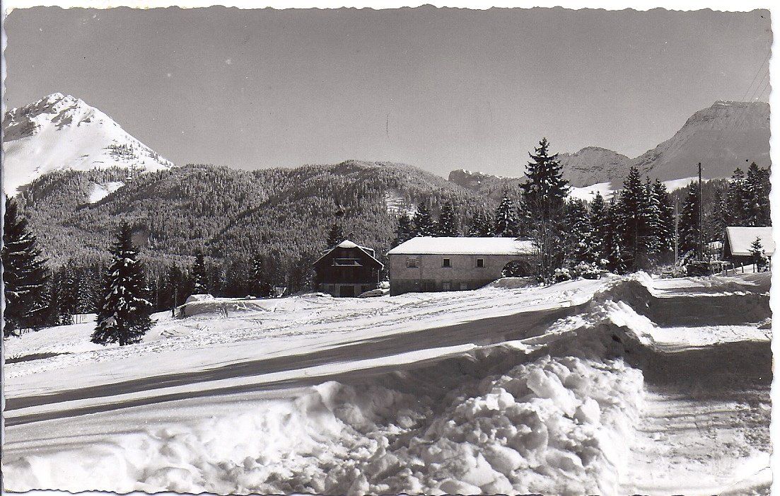 Cartes postales: LES PACOTS, chapelle de N.- D. Neiges – D'occasion à Les Verrières par Scampi0