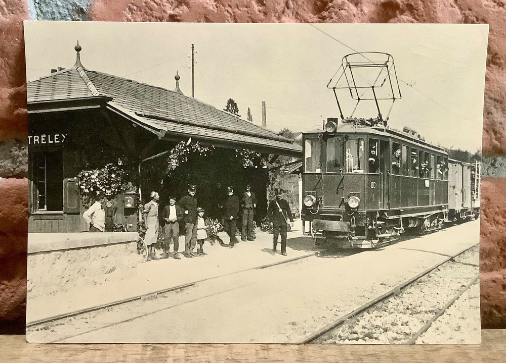Bahnhof Trélex - Treibwagen der Bahnlinie NStCM - Belebt (Gebraucht) in ...