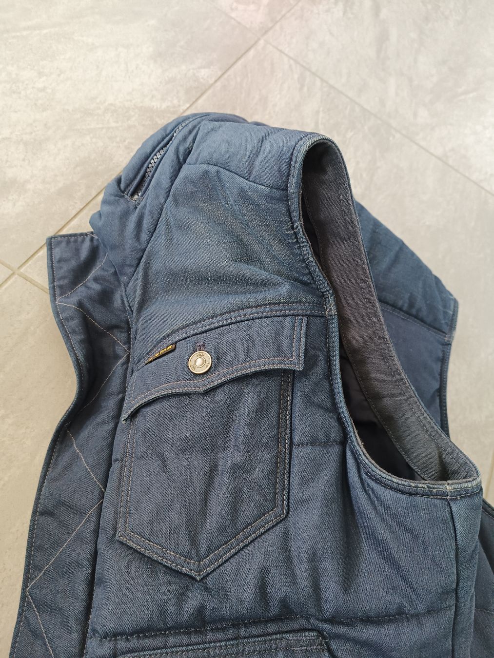 G-Star Gilet & Giacche: Gilet kurzarm – Usato da Thun venduto da oli_s6kv