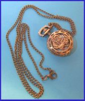 Umhängeuhr Bronze mit Deckel + Kette Rosensujets