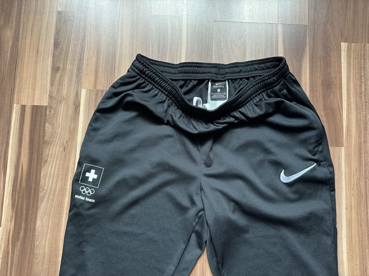 Nike Hosen: Nike Trainigshosen – Gebraucht aus Gerlafingen von pandaa1 1