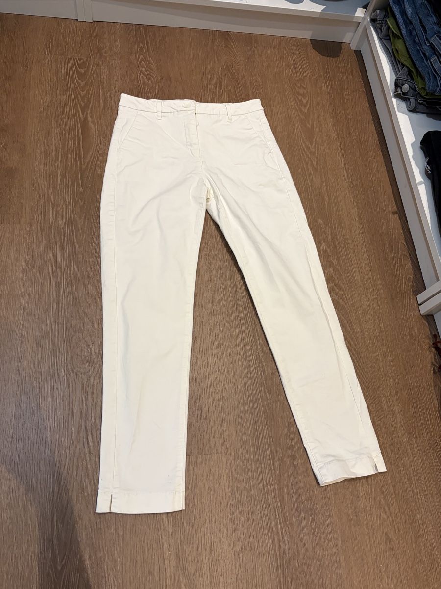 Sisley Pantaloni: Pantalon Sisley blanc  – Usato da Puidoux venduto da shi_rgk7