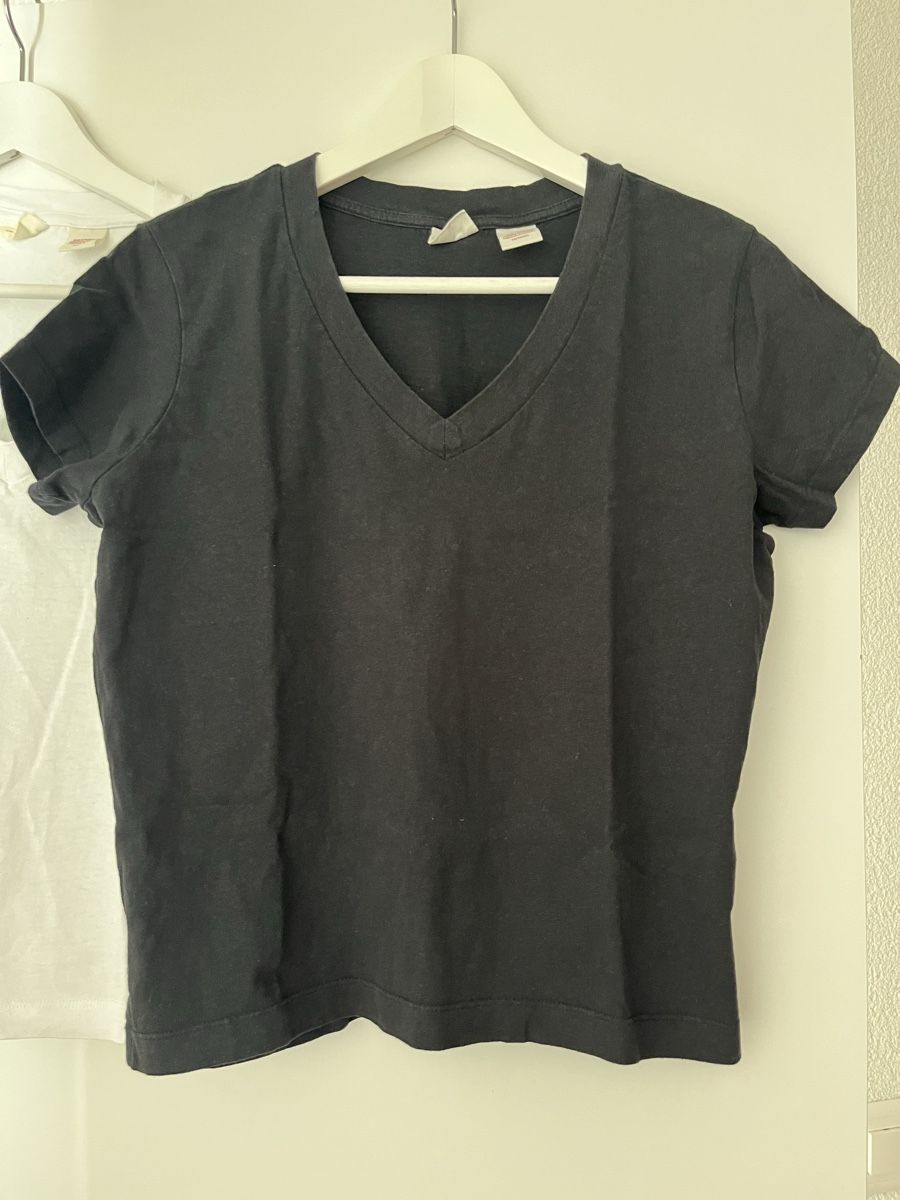 Levi's T-shirt: 2 Levi's T-Shirts Grösse XS – Usato da Frauenfeld venduto da heyLani 1
