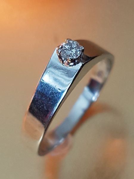 Anelli: Edler Brillantring aus 750 Weissgold – Nuovo (secondo la descrizione) da Unterägeri venduto da Altgoldschmuck 2
