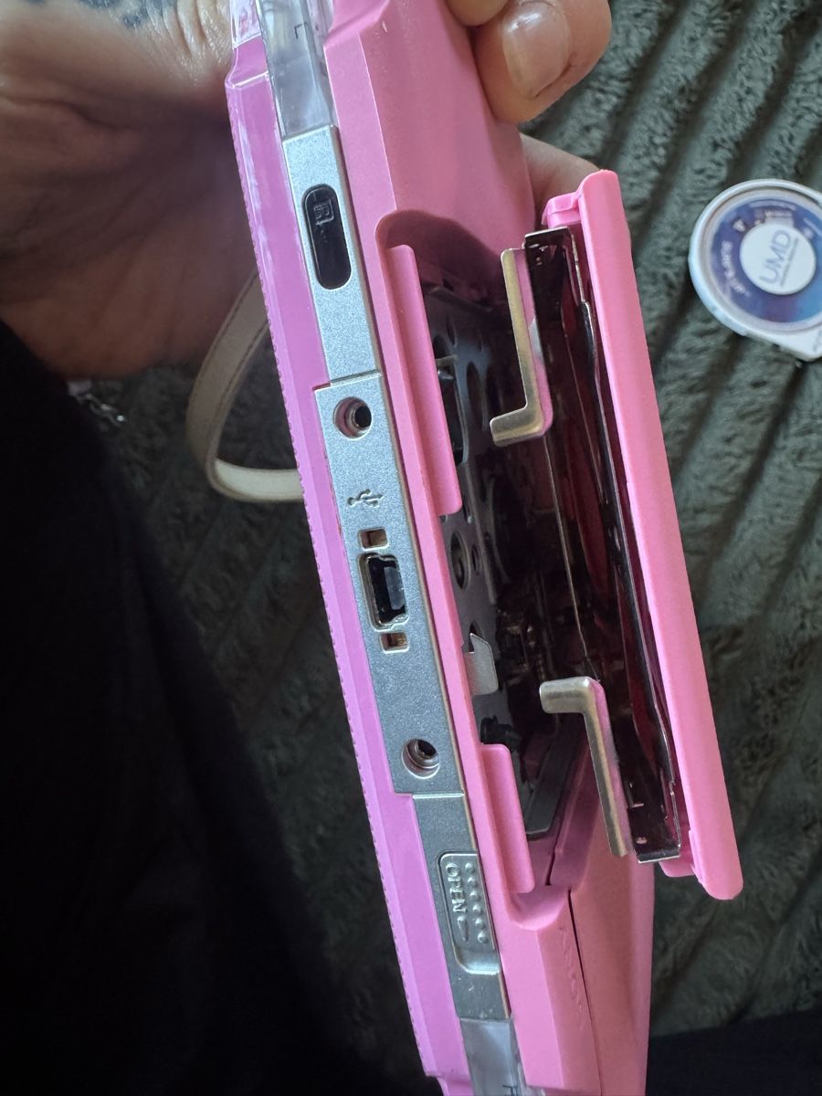 Sony Console: PSP, Pink Edition – Usato da Rüti ZH venduto da Mysticphoenix.mel 2