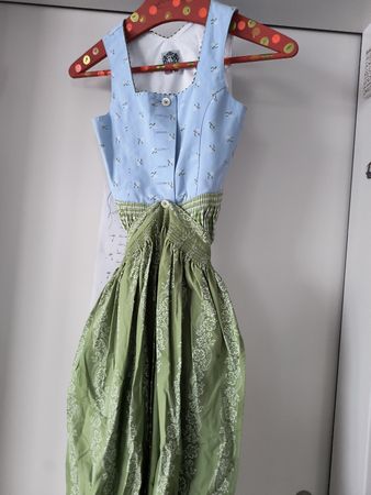 Süesses Dirndl, Grösse 140, hellblau-grün, Top Zustand!