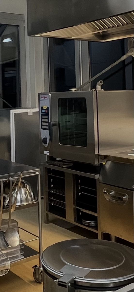 Rational Forni: Four professionnel + meuble de support – Usato da Dully venduto da emi_hg66 1