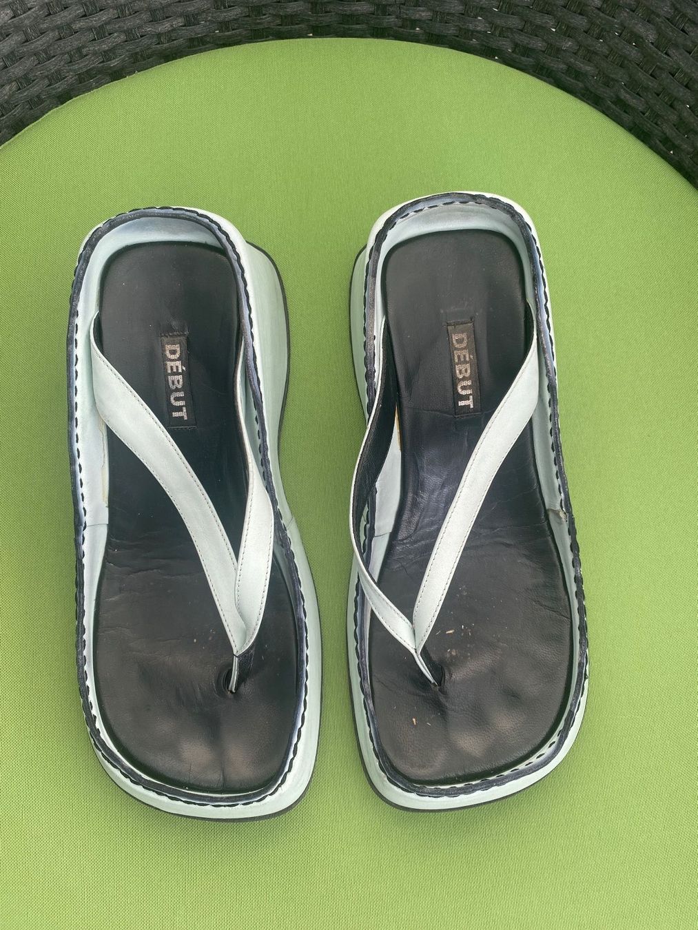 Damenschuhe: SUMMERTIME - stylische DÉBUT Flip-Flops mit Décor, linde, 36 – Gebraucht aus Winkel von ferrari2022 3