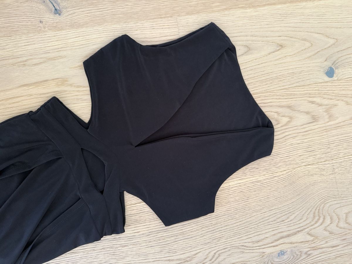 Kleider: Sommer Maxikleid Schwarz mit Cut-Outs - Grösse S – Neu (gemäss Beschreibung) aus Richterswil von KAYLEIGH_77 1