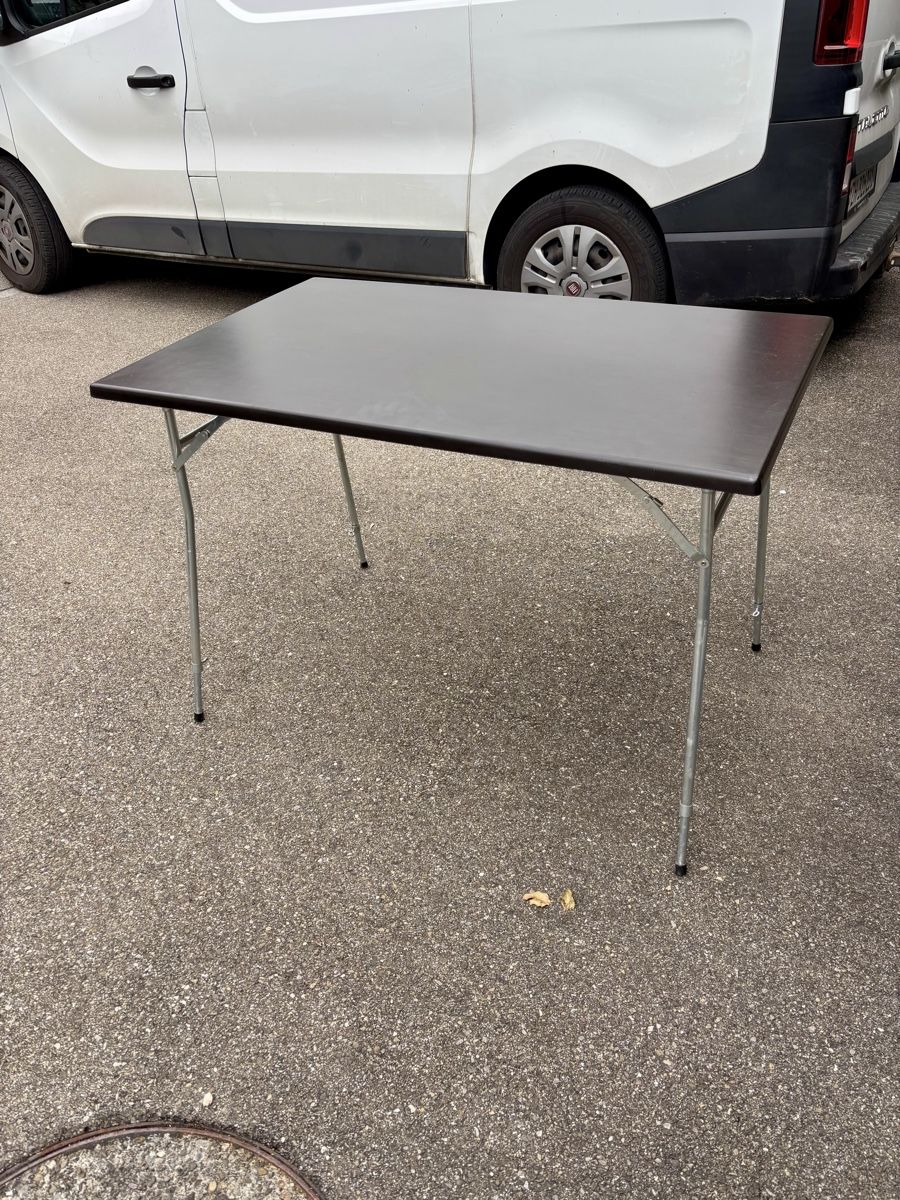 Tavoli: Campingtisch höhenverstellbar – Usato da Dielsdorf venduto da ASTIL80
