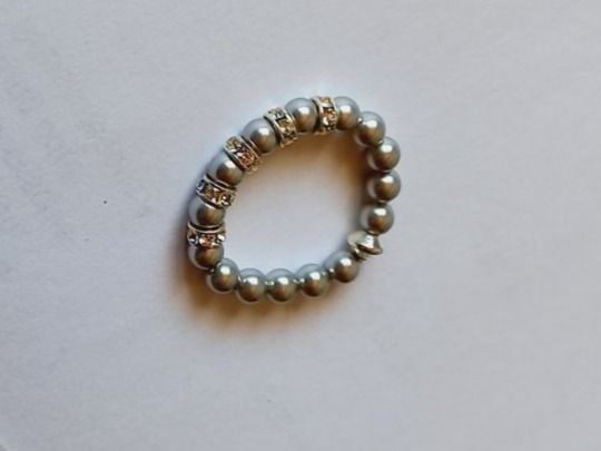 Swarovski Anelli: Elastischer Swarovski Fingerring Grösse 54 – Nuovo e nell'imballaggio originale da Winistorf venduto da acreativ2 1