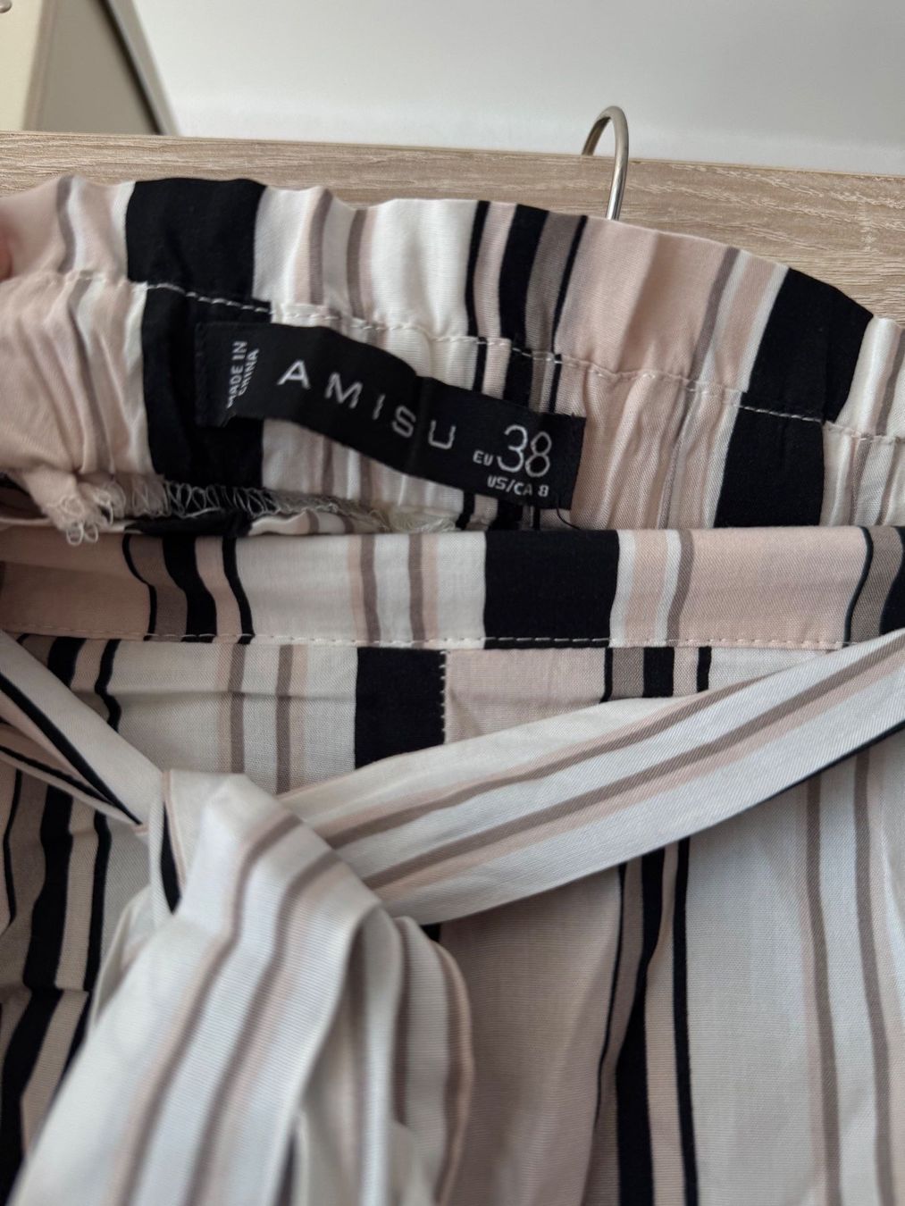 Pantaloni: Short leger rayé – Nuovo (secondo la descrizione) da Montreux venduto da Izapechee 2