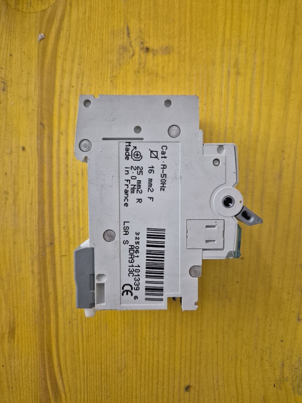 Hager Componenti elettronici: Hager ADA913C FI-Schalter, 0,03A – Usato da Eschenbach LU venduto da Re_mo 1