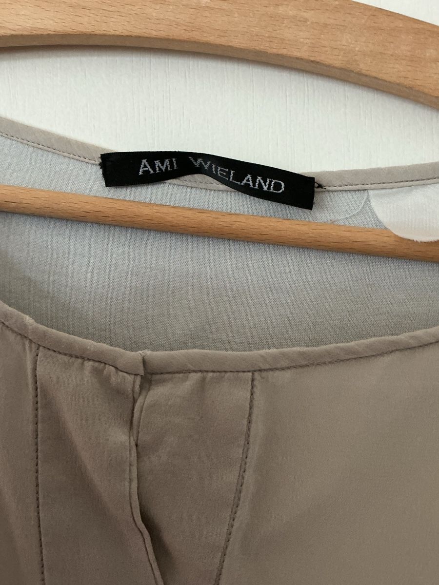 Top: Ami Wieland Seidenbluse, Grösse M – Usato da Schindellegi venduto da Vera20.3. 1