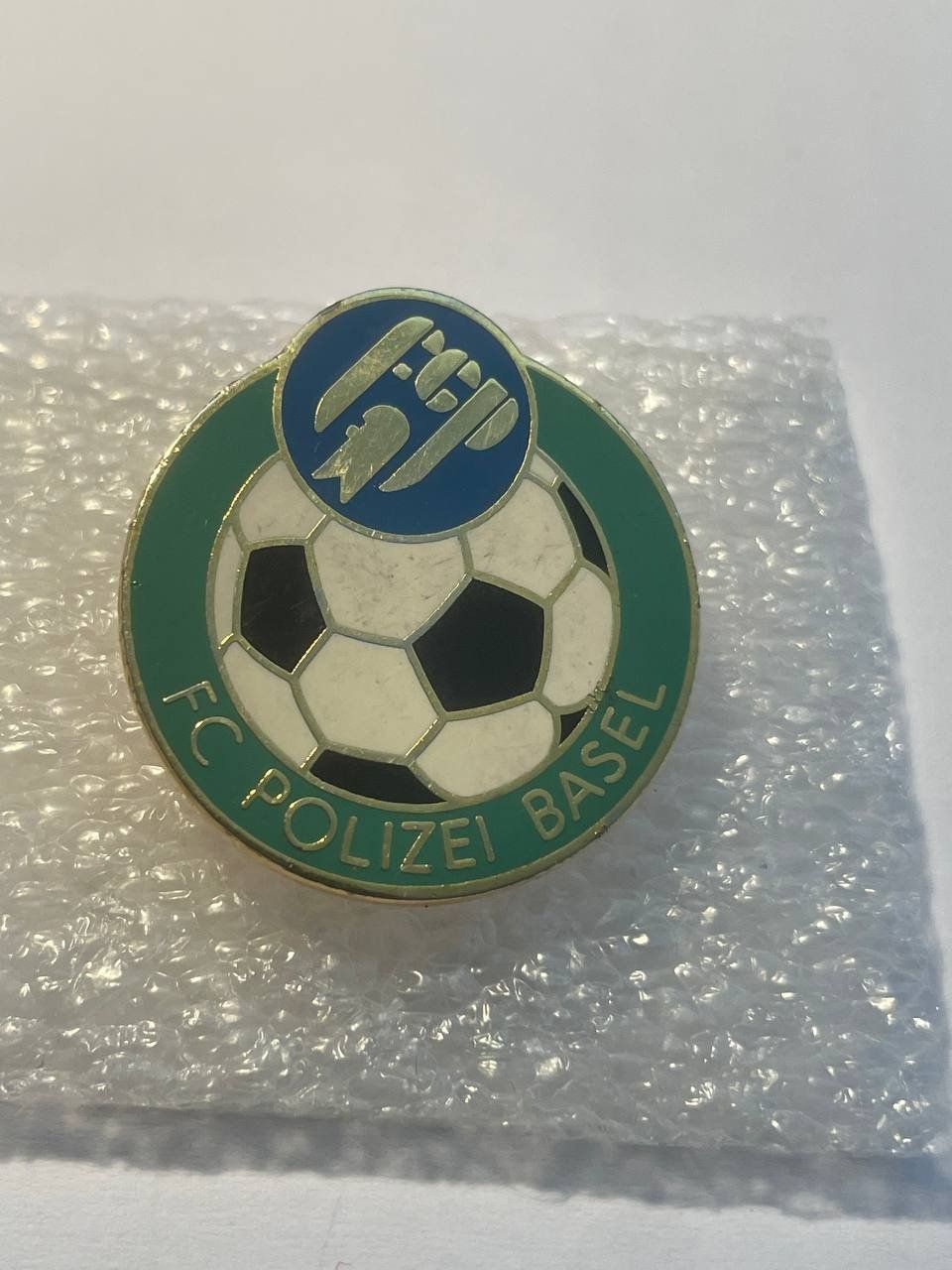 Placchette & Badge: 157. Pin - FC Polizei Basel – Usato da Luzern venduto da Irek
