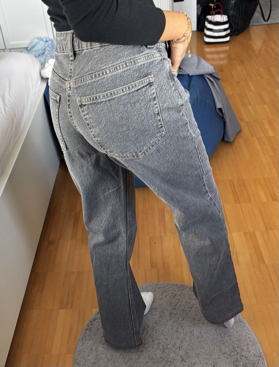 Jeans: Gina Tricot Jeans grau – Nuovo (secondo la descrizione) da Basel venduto da Vaniiiy 1