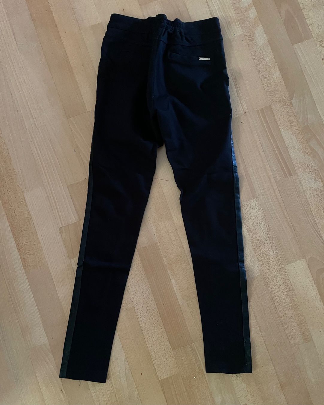 Kleiderpakete: Kleiderpaket 4-teilig / Grösse S / black is black – Gebraucht aus Winterthur von LESA1015 2